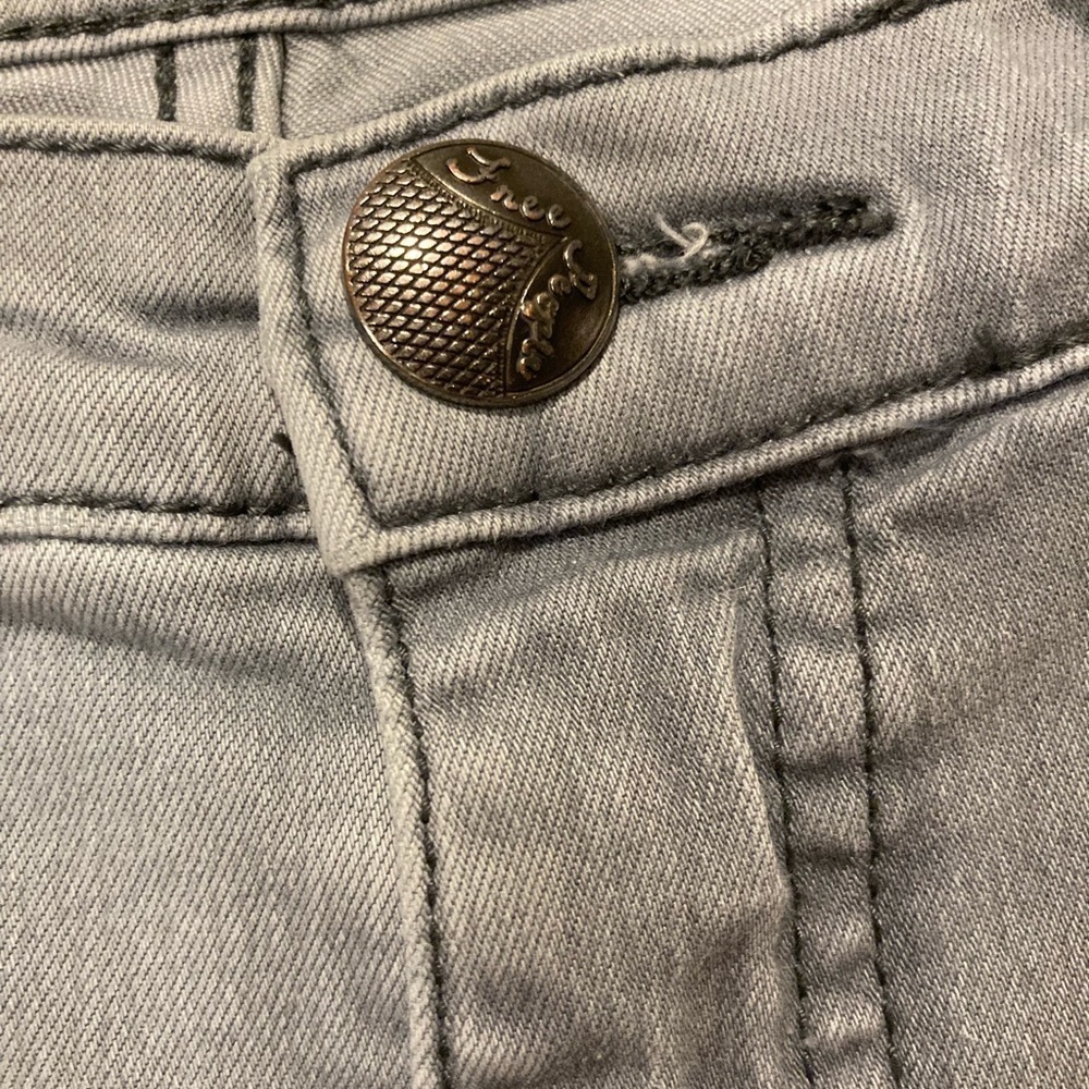 Free People Faded Gray 27 Stretch Skinny Crop Normcore Jeans Size 30 - Picture 3 of 16